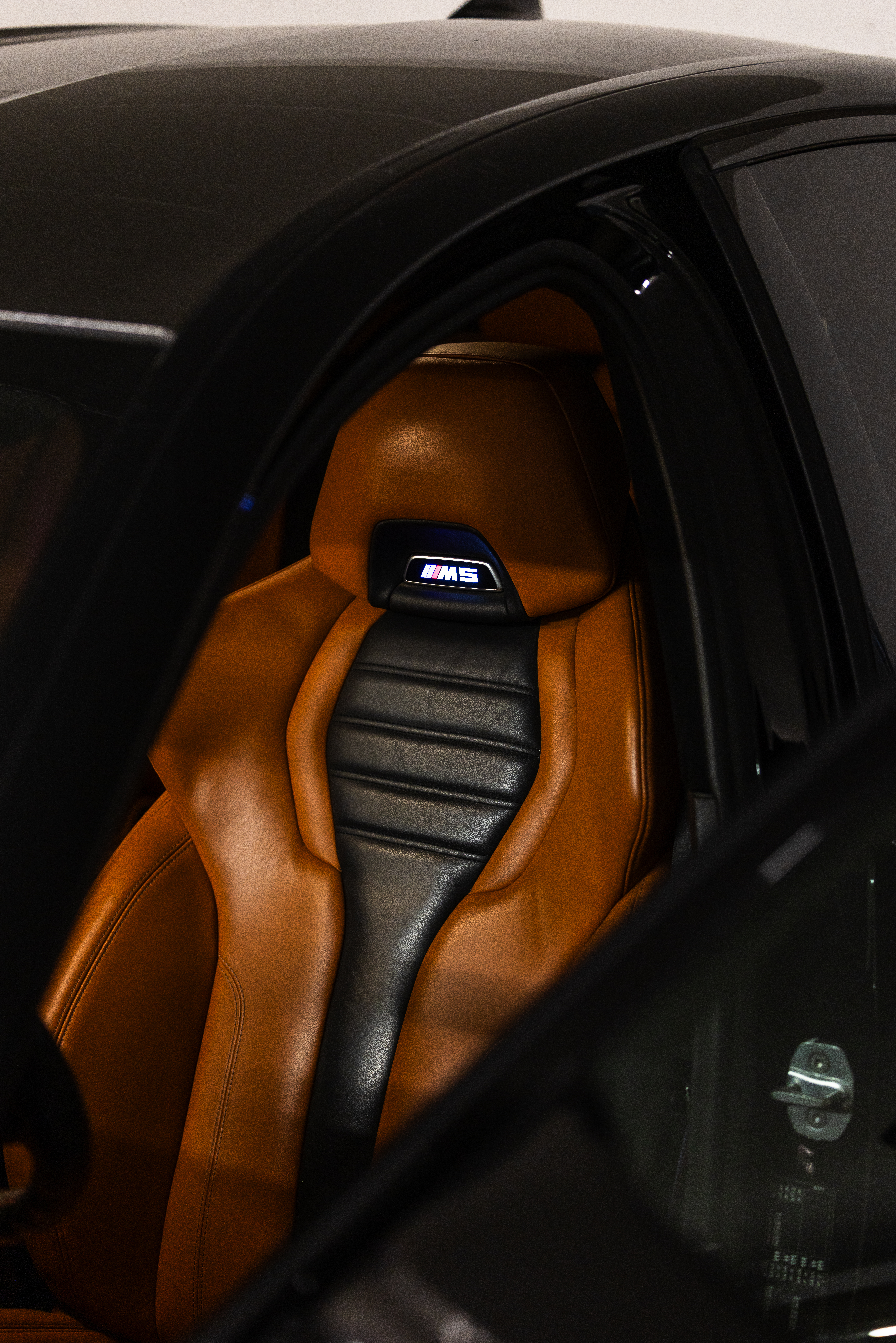 Siège sport BMW M5 Competition logo M5 lumineux